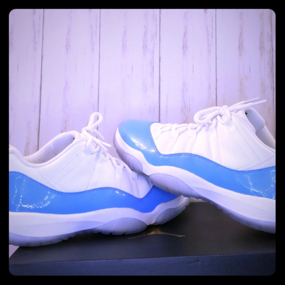 Jordan Retro 11 Low University Blue (2017)